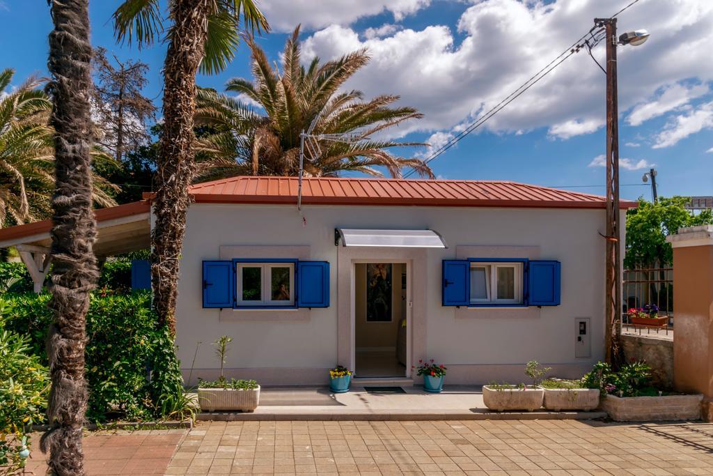 Beachfront House With Private Jacuzzi And Garden Zadar Exterior foto